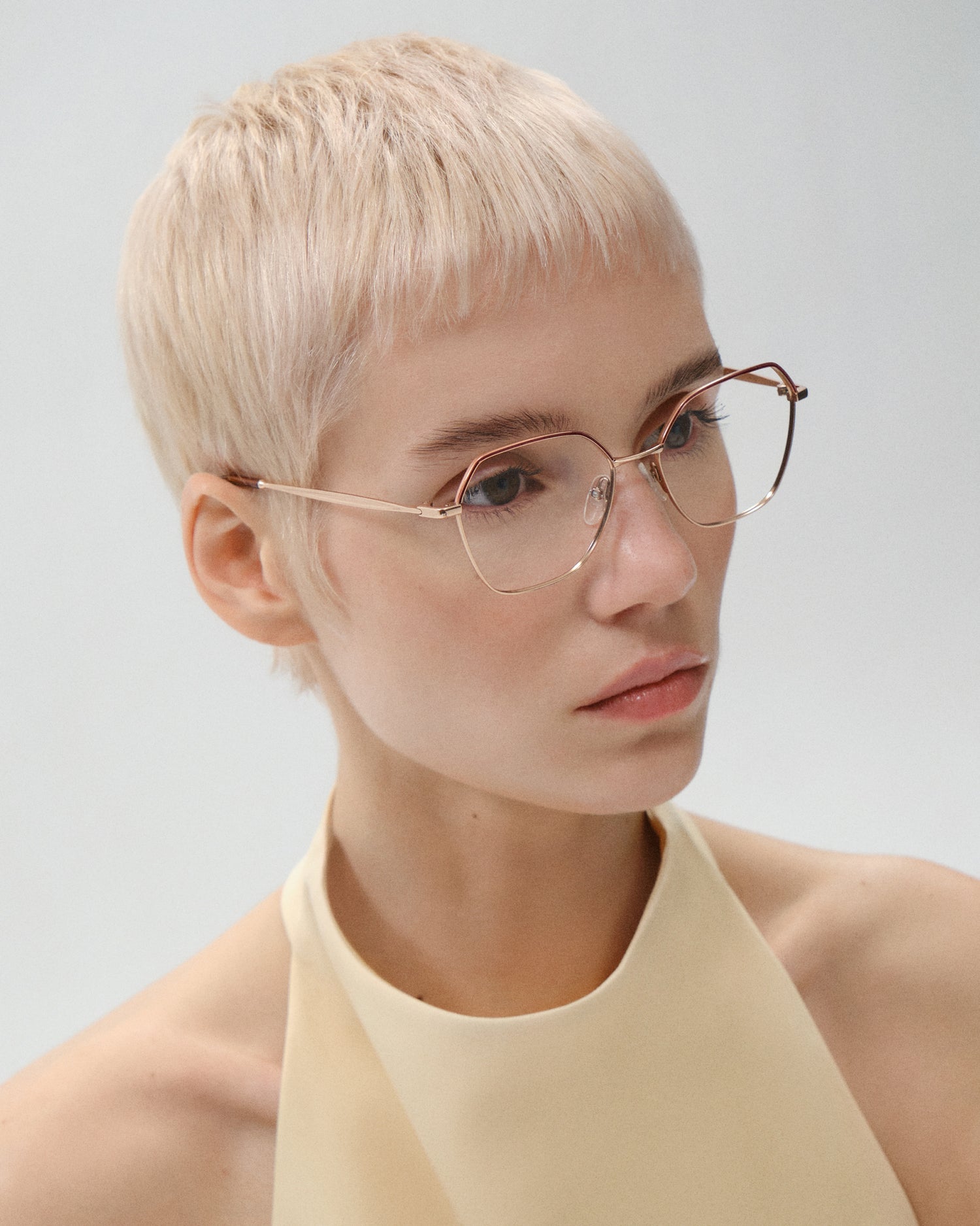 GigiStudios GS9046 82